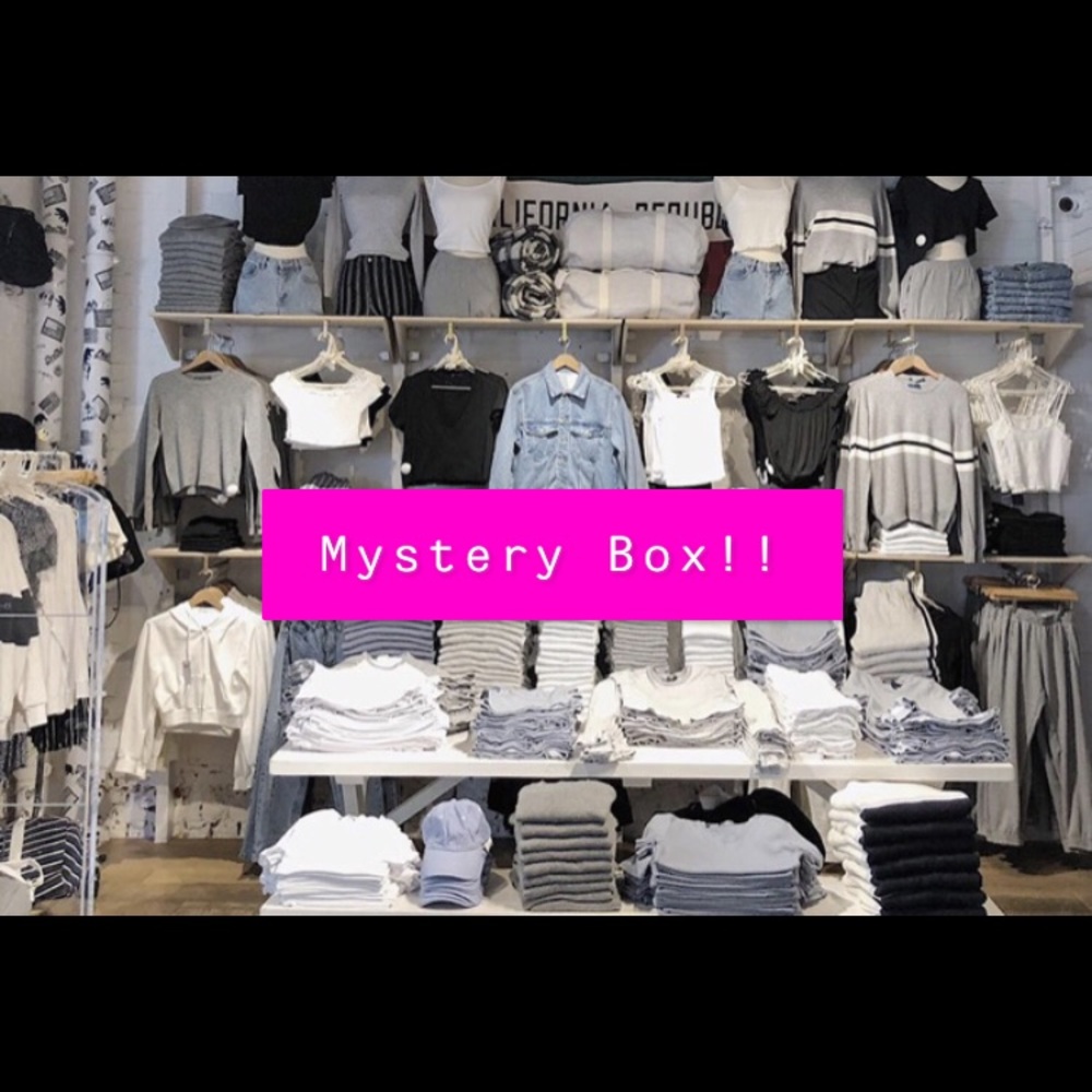 Mystery Box!!(Brandy Melville, UO, Pacsun & More!)
